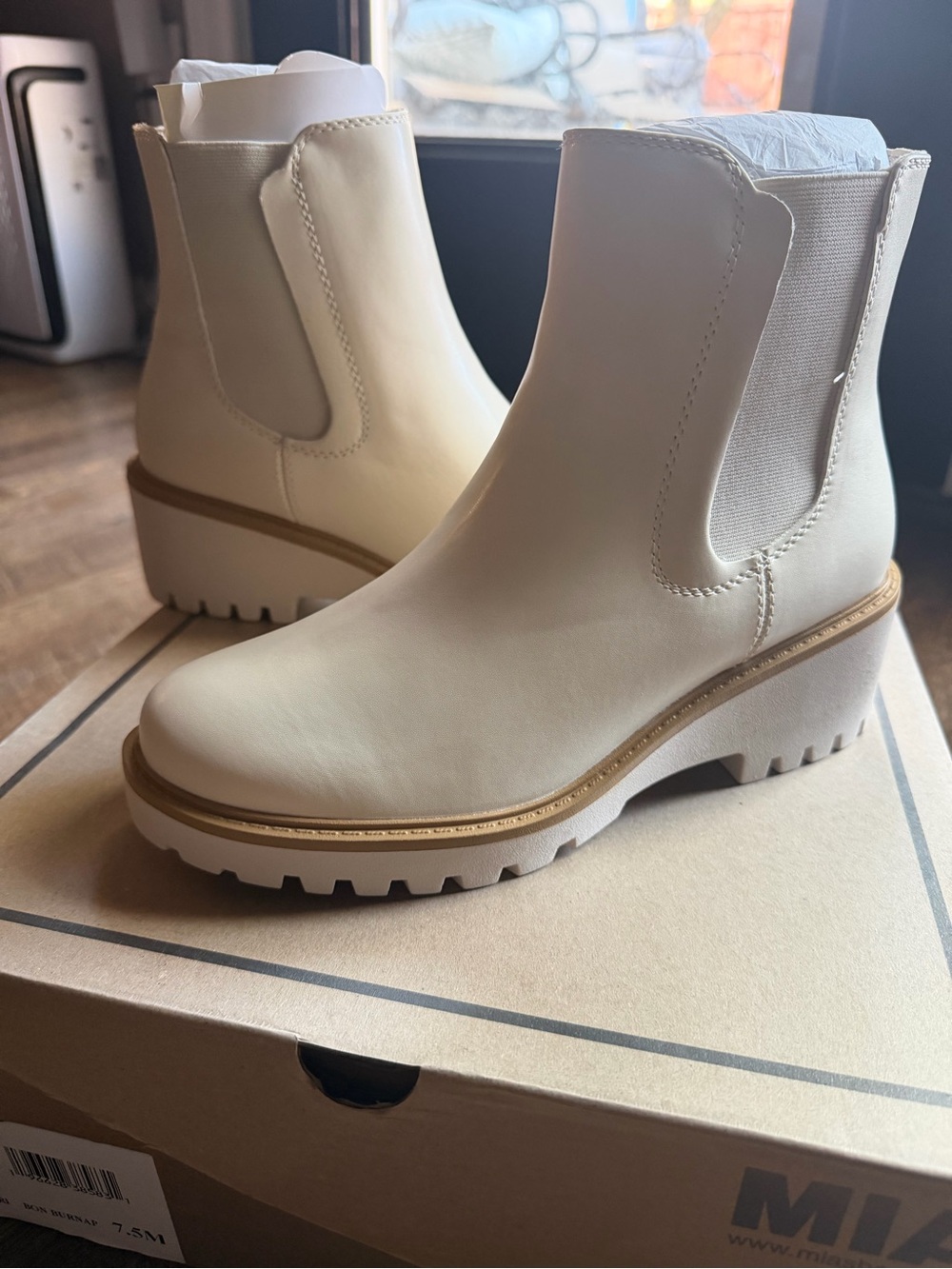 MIA Cream Chelsea Bootie size 7.5 New in Box
